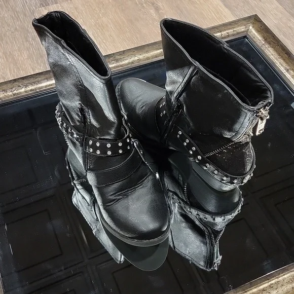Black Vanity boots with bling, size 7 - Picture 2 of 4